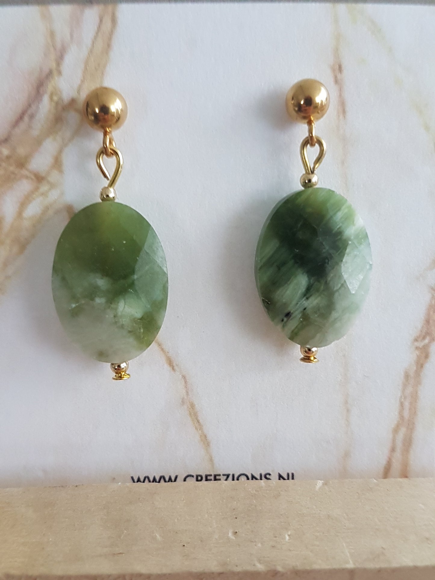 Ear studs with Olivine